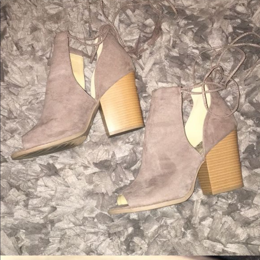 Qupid Peep Toe Wrap Bootles Taupe Booties